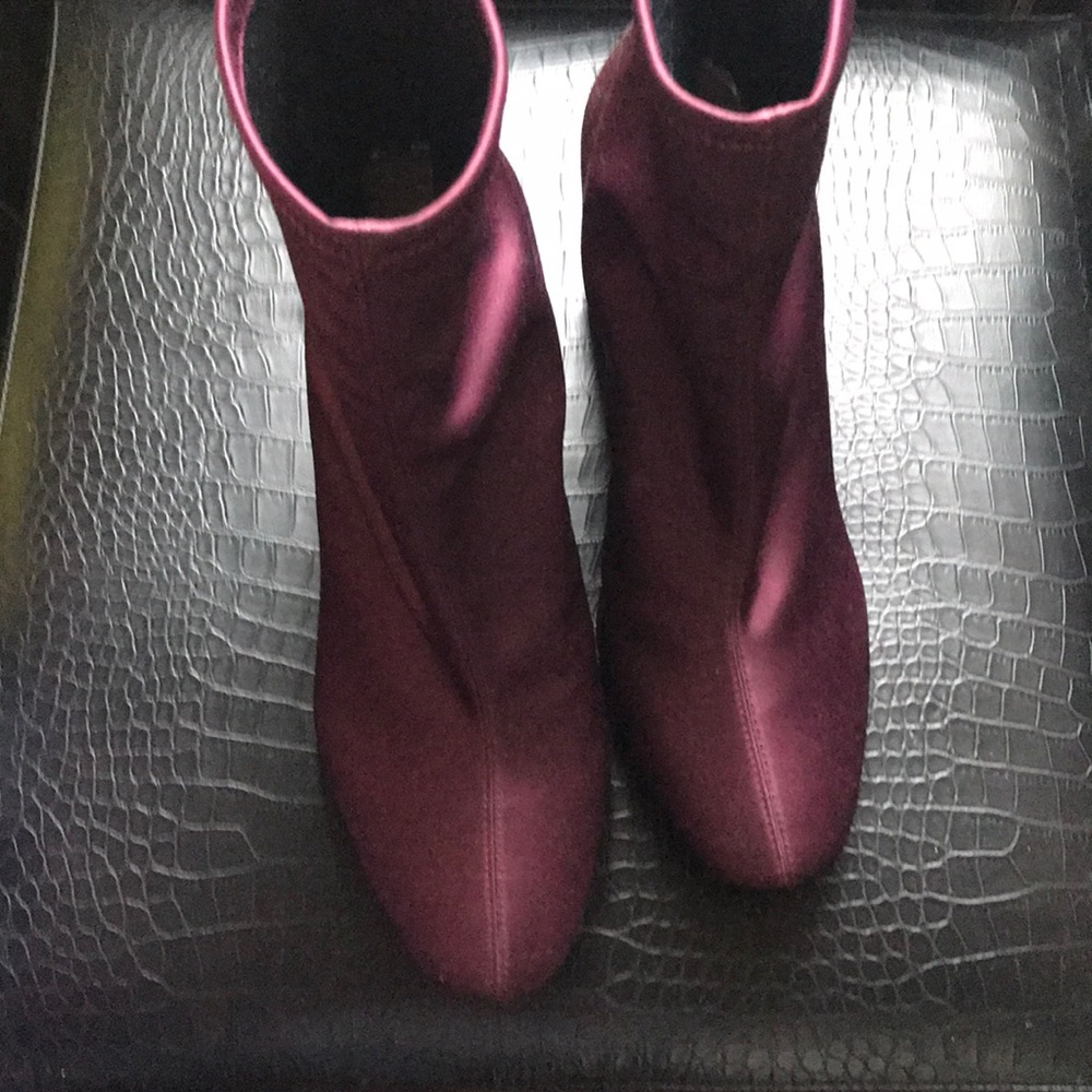 Shoes - Picture 2 of 4